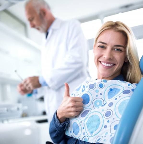 implant care 1 1 - Distinctive Dentistry