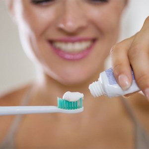 implant care 2 - Distinctive Dentistry